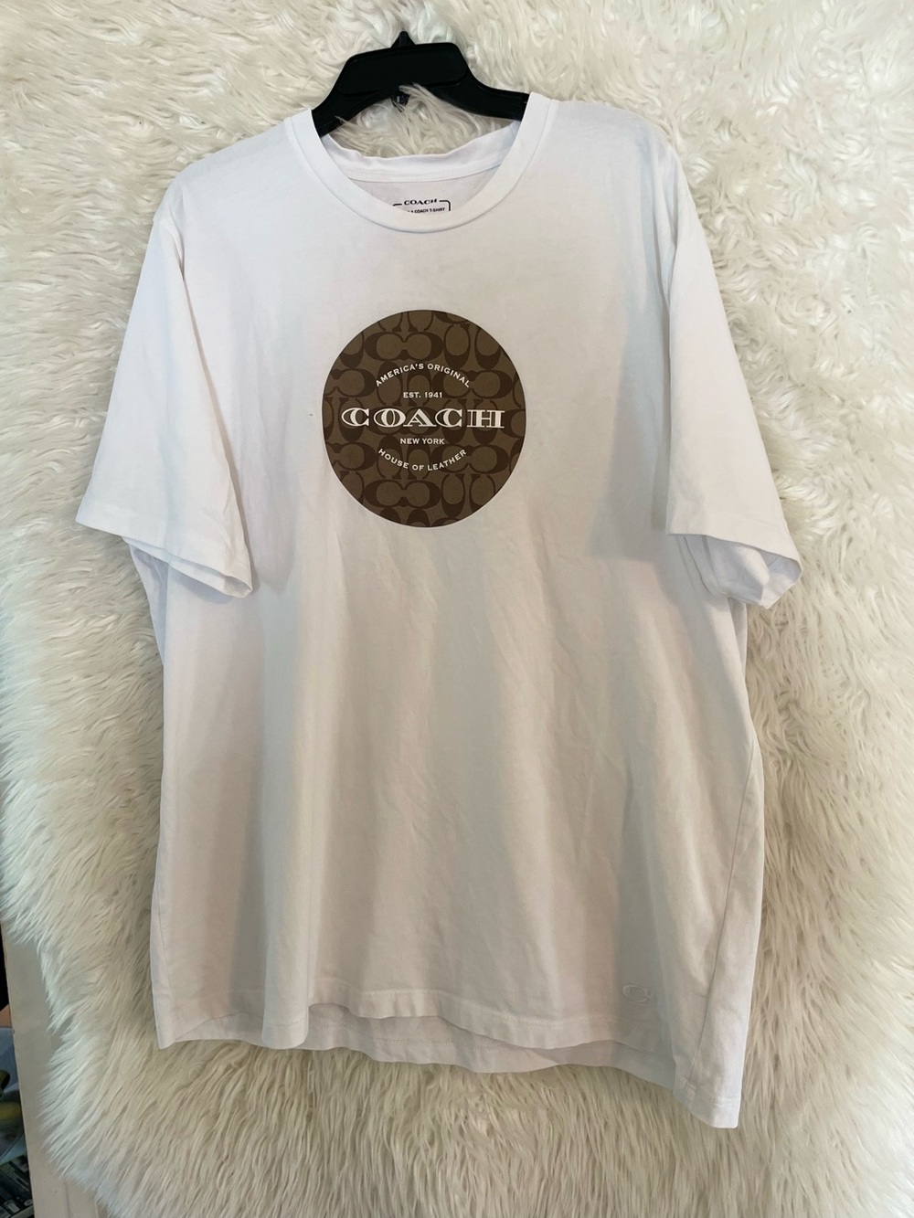 Coach Men’s White Signature Short Sleeve Cotton T-Shirt. Size XXL; C9140